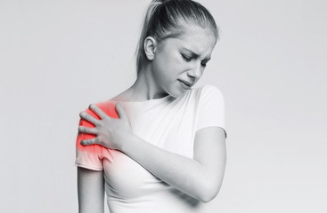 img-shoulder-pain img-shoulder-pain